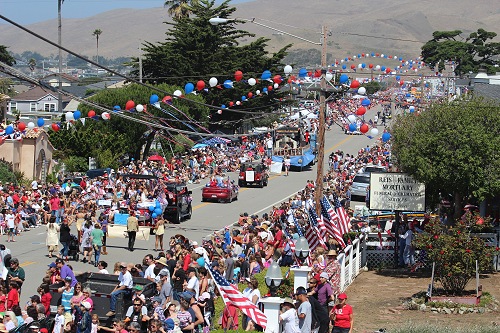 caycucos holiday crowd