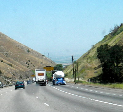 heading down the I5 (grapevine) into the central valley