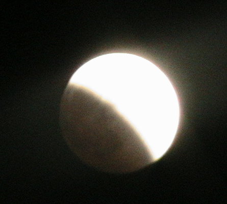 early stages of lunar eclipse, 25%