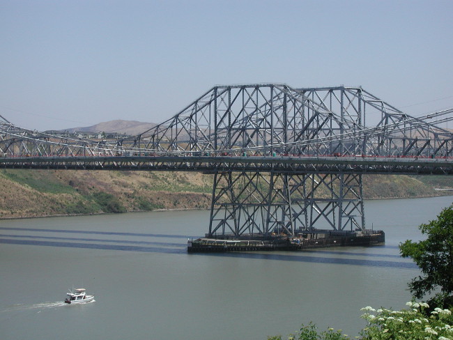 Old Carquinez Straits bridges